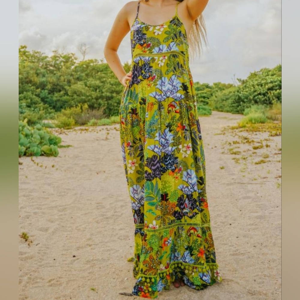 AMERICA & BEYOND Maxi Dress Size M